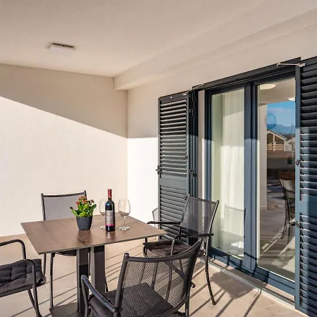 Ilux-3 By Interhome Apartamento